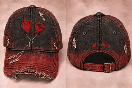 CAP IN TOUCH — Casquette signature Jul & Myra — noir et rouge, face et dos
